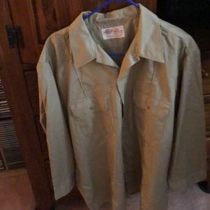 Dickie Button down long sleeve shirt